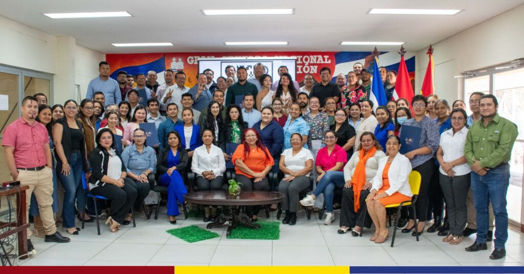 UNAN-León fortalece investigación con protagonismo de la mujer en simposio académico