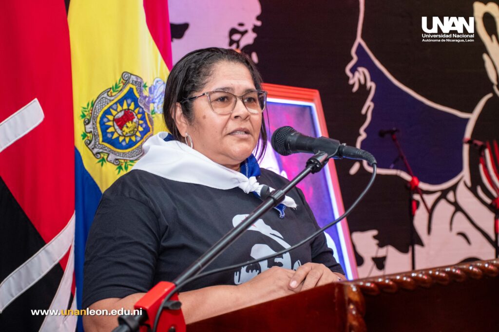 Acto Cultural Cristhiam Emilio Cadenas