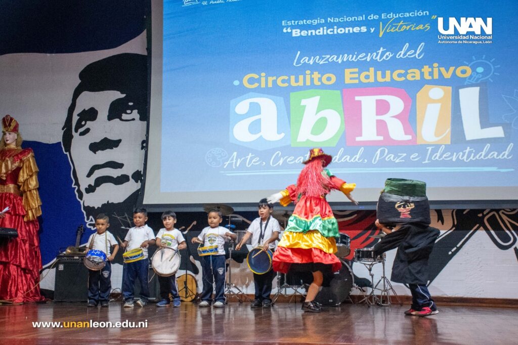 Lanzamiento de Circuito Educativo “Abril,Creatividad,paz e Identidad (14)