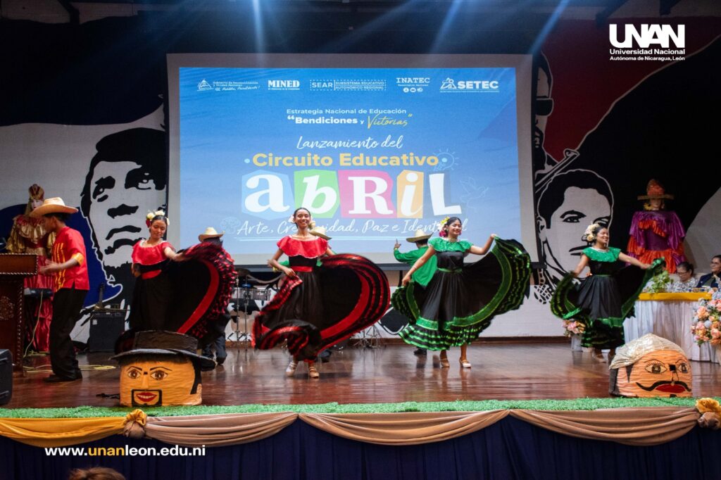 Lanzamiento de Circuito Educativo “Abril,Creatividad,paz e Identidad (8)