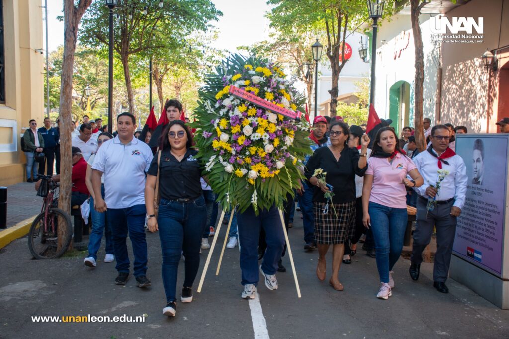 Ofrenda Floral Cristhiam Emilio Cadenas