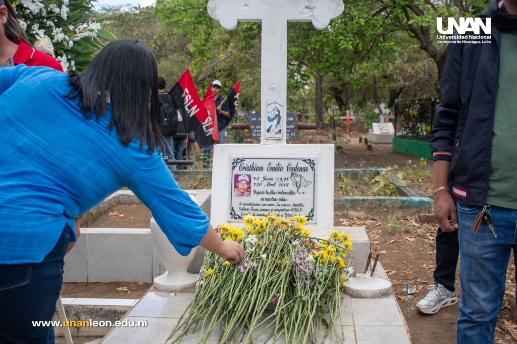 Ofrenda Floral Cristhiam Emilio Cadenas (2)