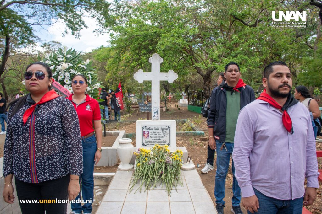 Ofrenda Floral Cristhiam Emilio Cadenas (3)