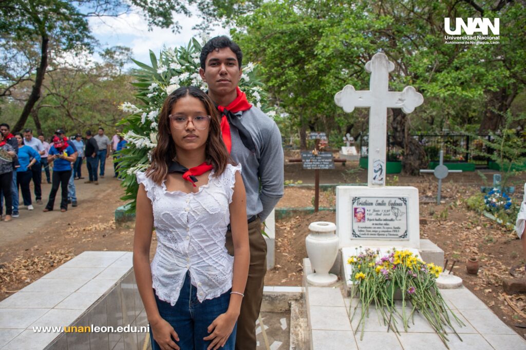 Ofrenda Floral Cristhiam Emilio Cadenas (4)