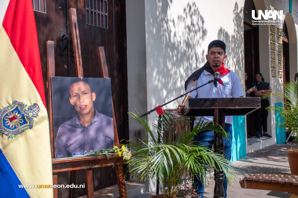 Ofrenda Floral Cristhiam Emilio Cadenas (6)