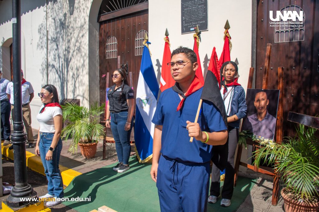 Ofrenda Floral Cristhiam Emilio Cadenas (7)