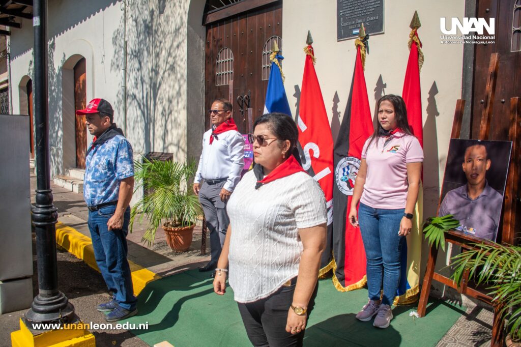 Ofrenda Floral Cristhiam Emilio Cadenas (9)