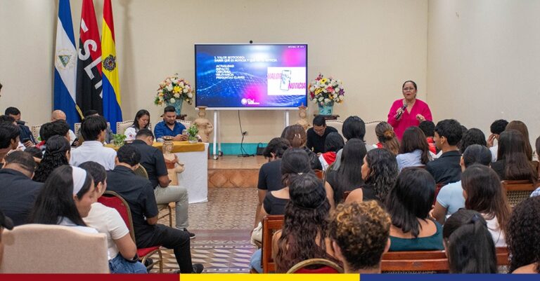 Jóvenes de las Universidades del Pueblo Presidente Fortalecen su Conocimiento en el Taller de Técnicas de Redacción de Presa