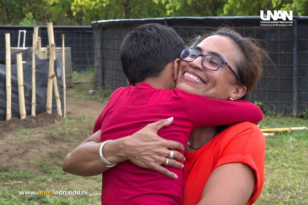 Valeria Hernández, Docente