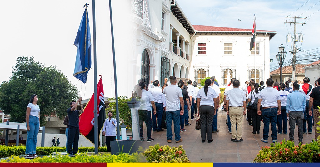 UNAN-León recibe septiembre con el  izado de  las banderas y el  espíritu de un pueblo victorioso